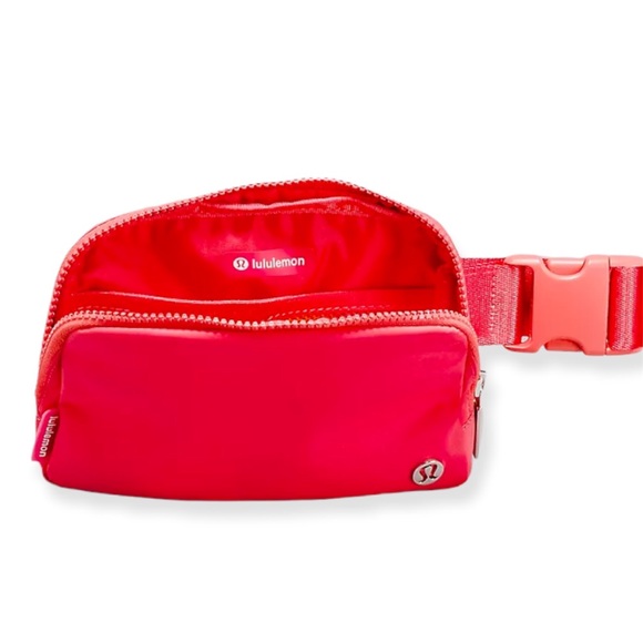Lululemon Everywhere Belt Bag Extended Strap Pale Raspberry - Picture 2 of 7